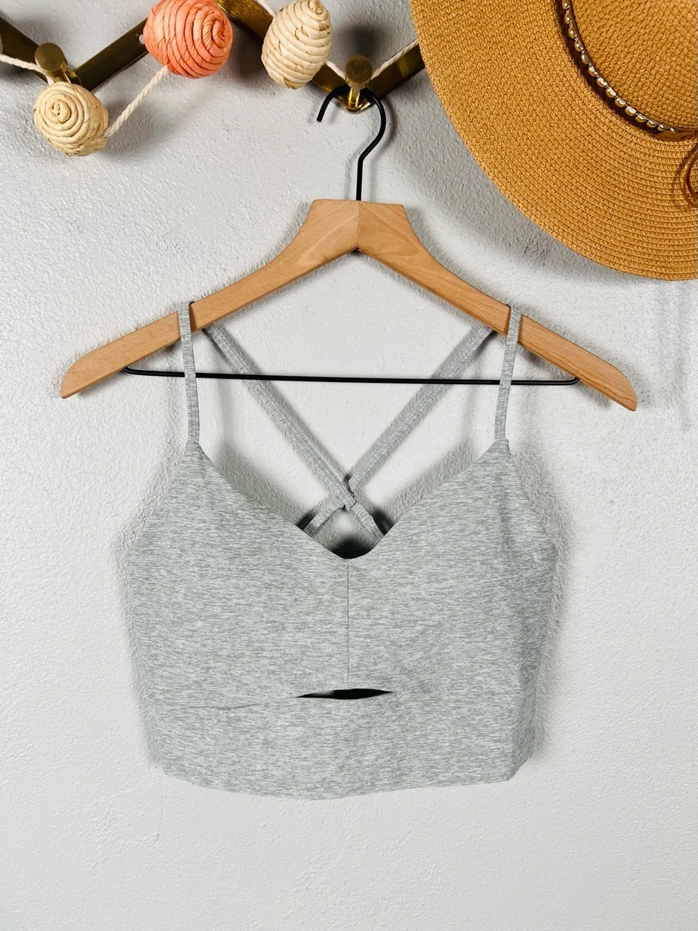 ALO Yoga Alosoft Highlight Bra in Athletic Heather Gray Size Large